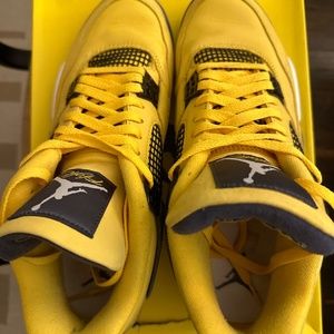 Jordan 4 Thunders